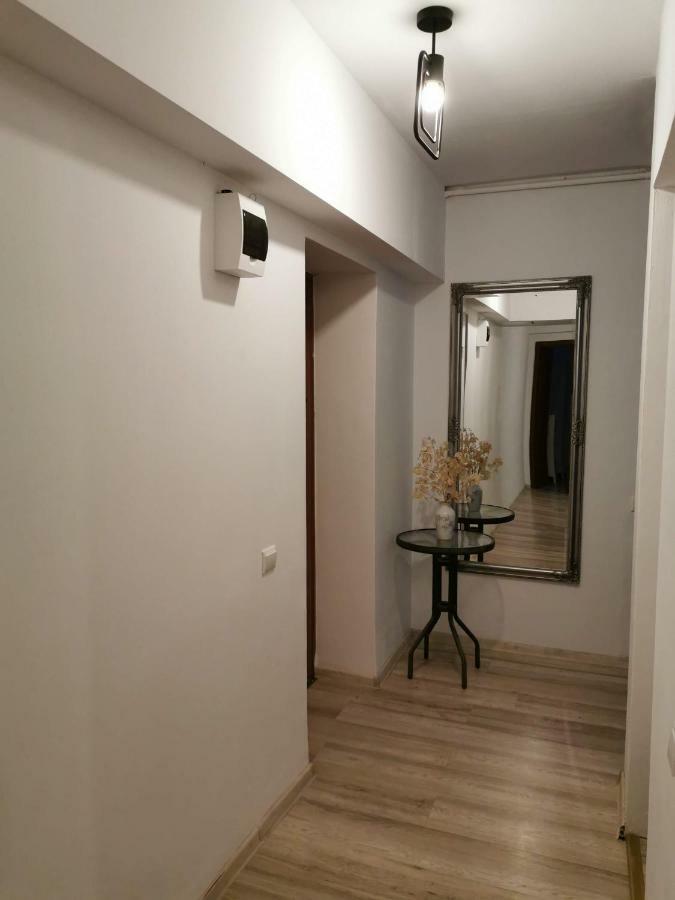 Youth Central Apartment Тыргу-Муреш Экстерьер фото