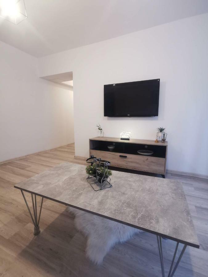 Youth Central Apartment Тыргу-Муреш Экстерьер фото